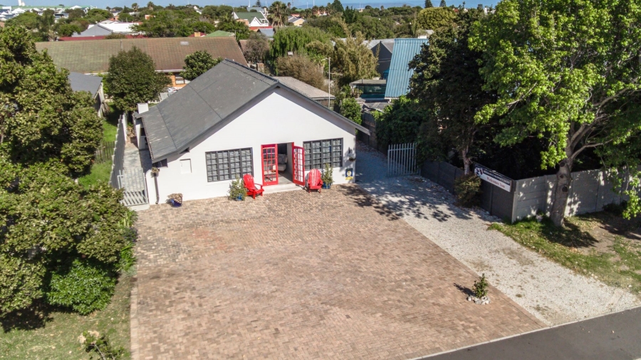 1 Bedroom Property for Sale in Sandbaai Western Cape